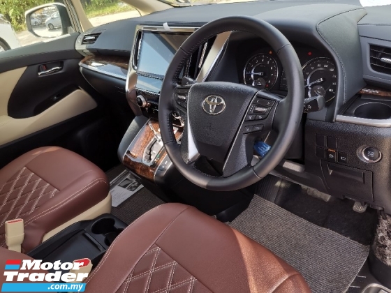 2019 TOYOTA ALPHARD 2.5 X GOLD COLOUR SUNROOF/8 SEATS/2 POWER DOOR